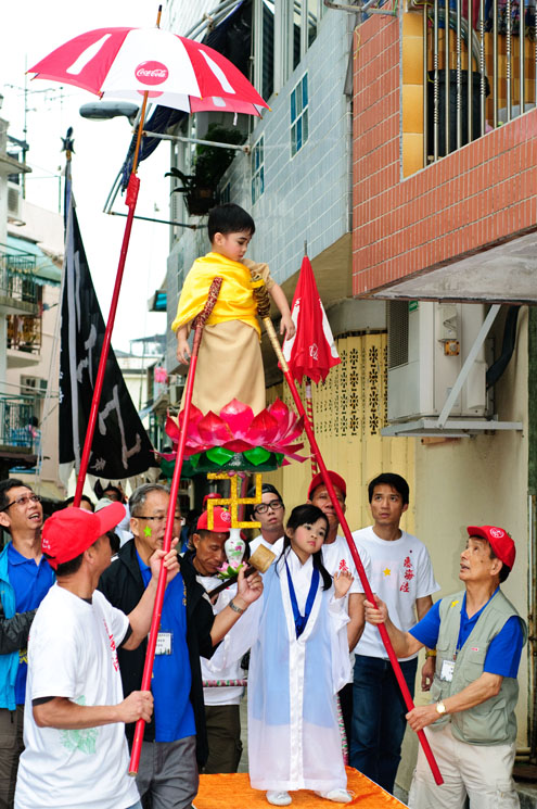 20140506-150936-bun-festival-parade-day-158